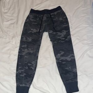 Black and grey camouflage print sweat pants size Medium from Athletic Works